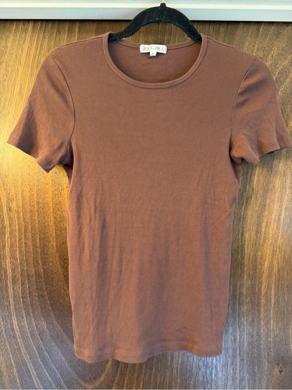 Alex Mill Carolyn Short-Sleeve Fine Ribbed Tee, Dark Brown, Size Medium